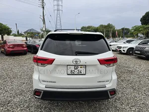 Toyota Highlander Limited 4x4 V6 (3.5L 6cyl 8A) 2017 White