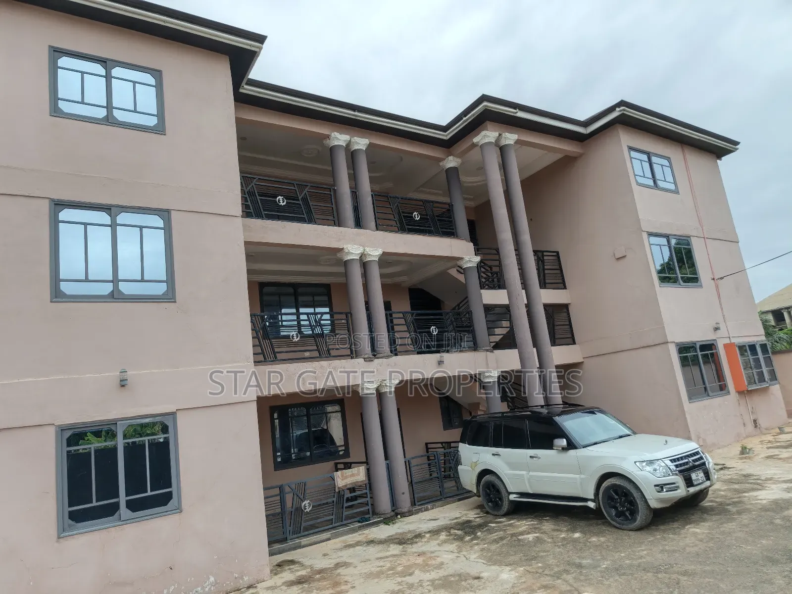 18bdrm Apartment in 18 Bedrooms, Kumasi Metropolitan for sale