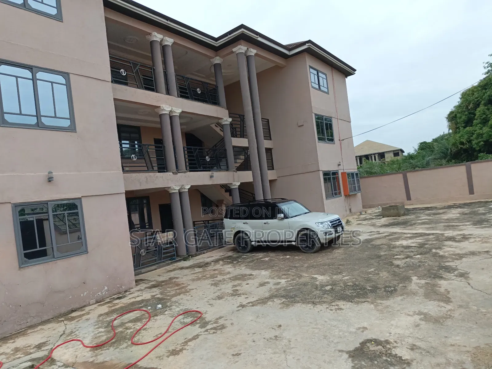 18bdrm Apartment in 18 Bedrooms, Kumasi Metropolitan for sale