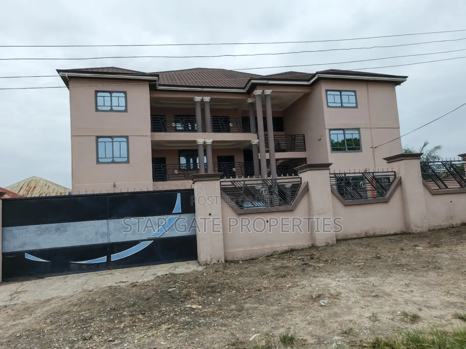 18bdrm Apartment in 18 Bedrooms, Kumasi Metropolitan for sale