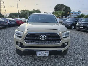 Toyota Tacoma SR5 2017 Ivory