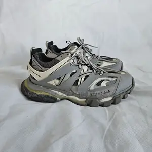 High Quality Balenciaga Track Sneaker (Grey Colorway).