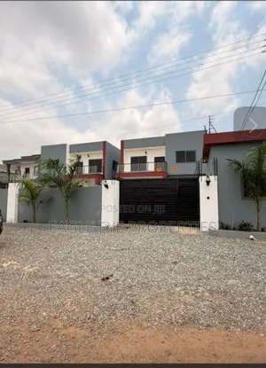 4bdrm House in Lake Side Estate for sale