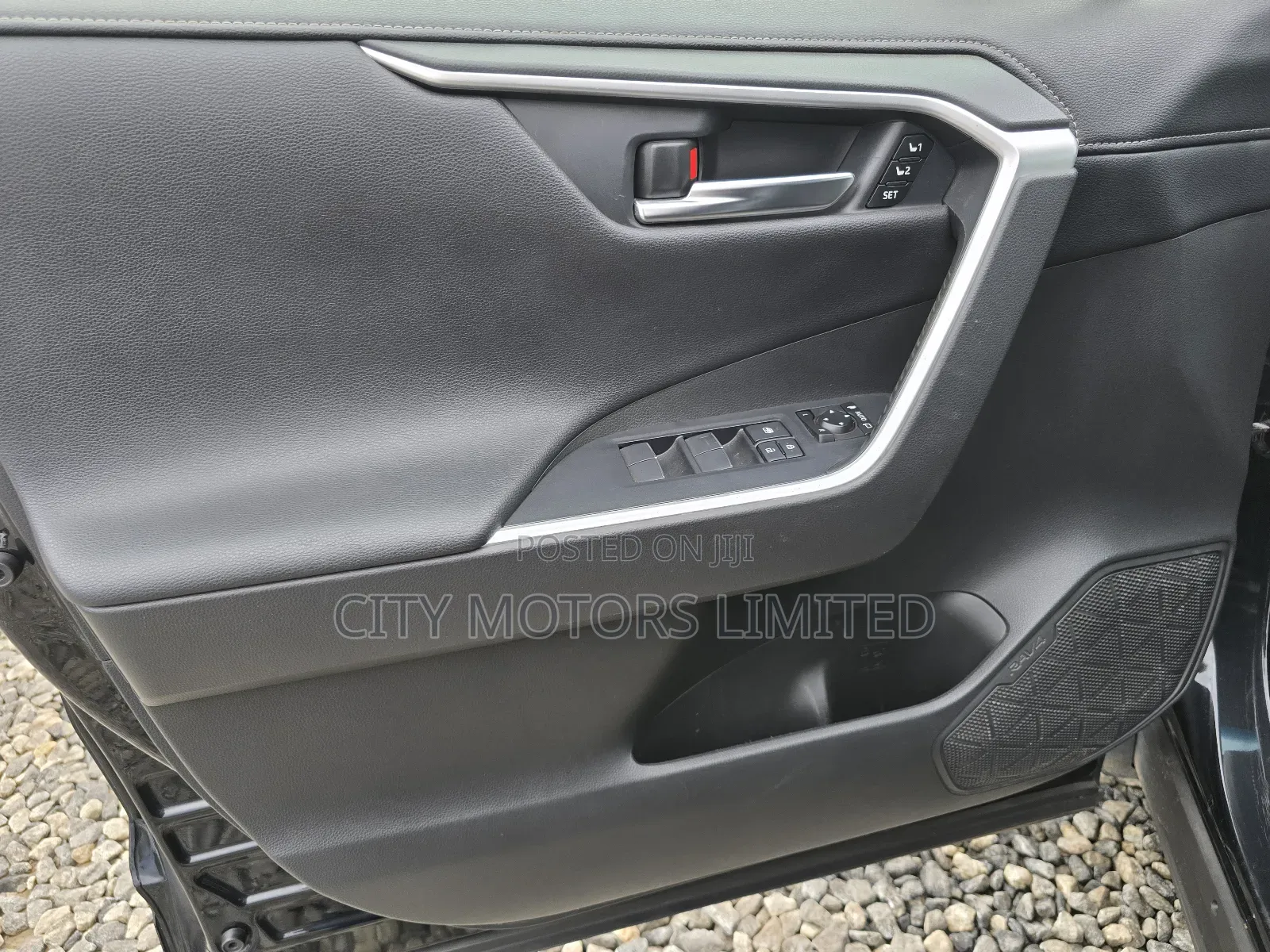 Toyota RAV4 Limited 2021 Black