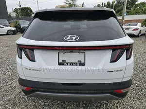 Hyundai Tucson Limited 2024 White