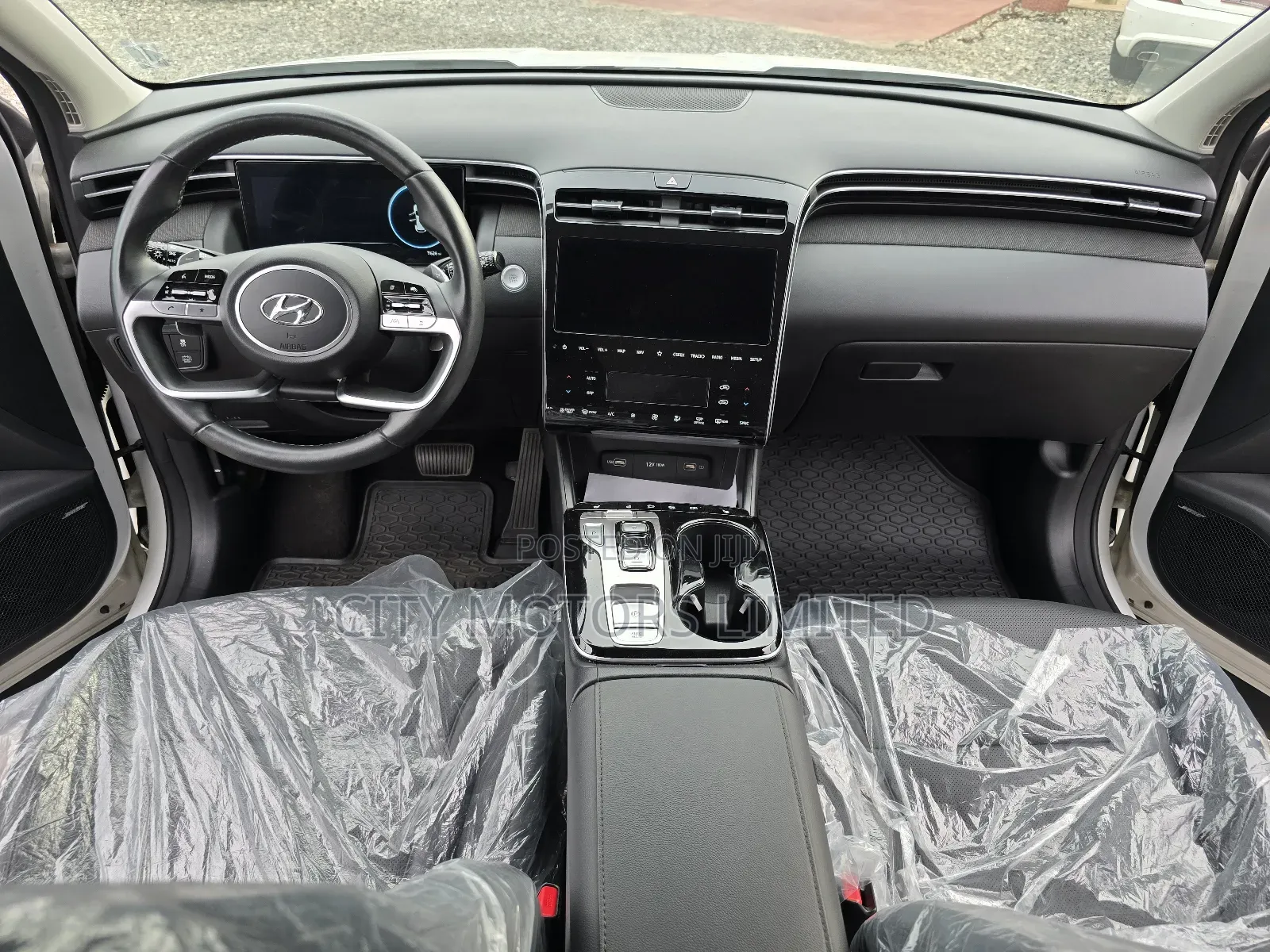 Hyundai Tucson Limited 2024 White