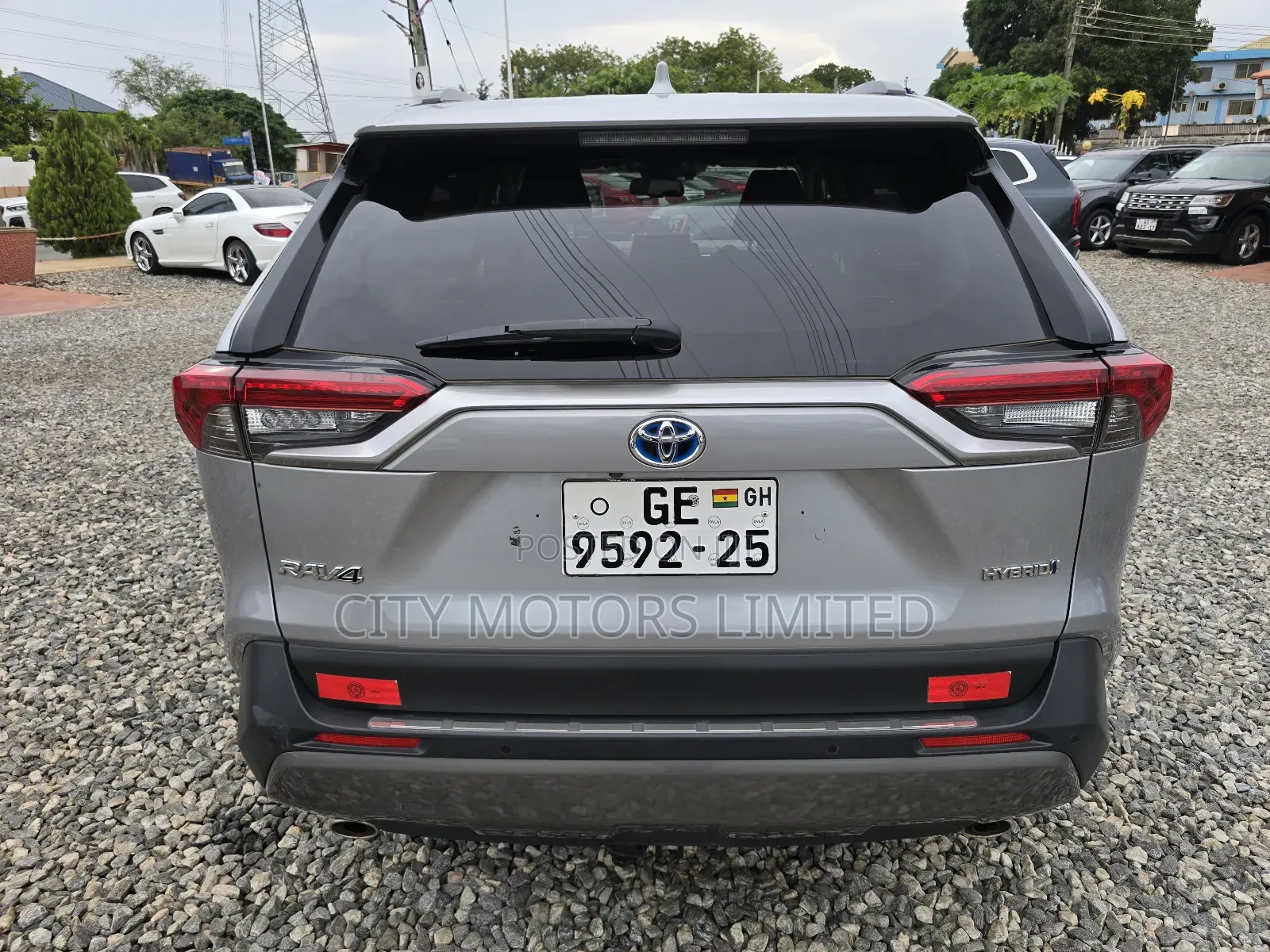 Toyota RAV4 XLE 2021 Gray