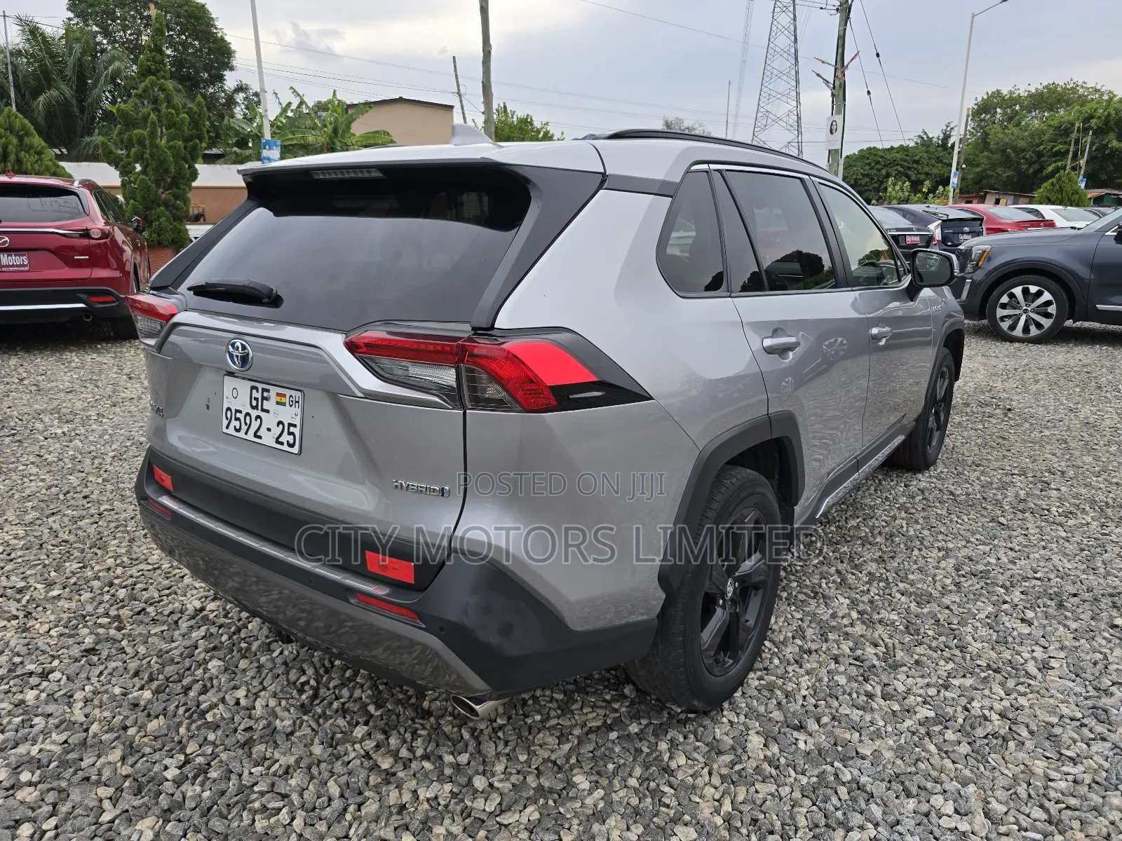 Toyota RAV4 XLE 2021 Gray