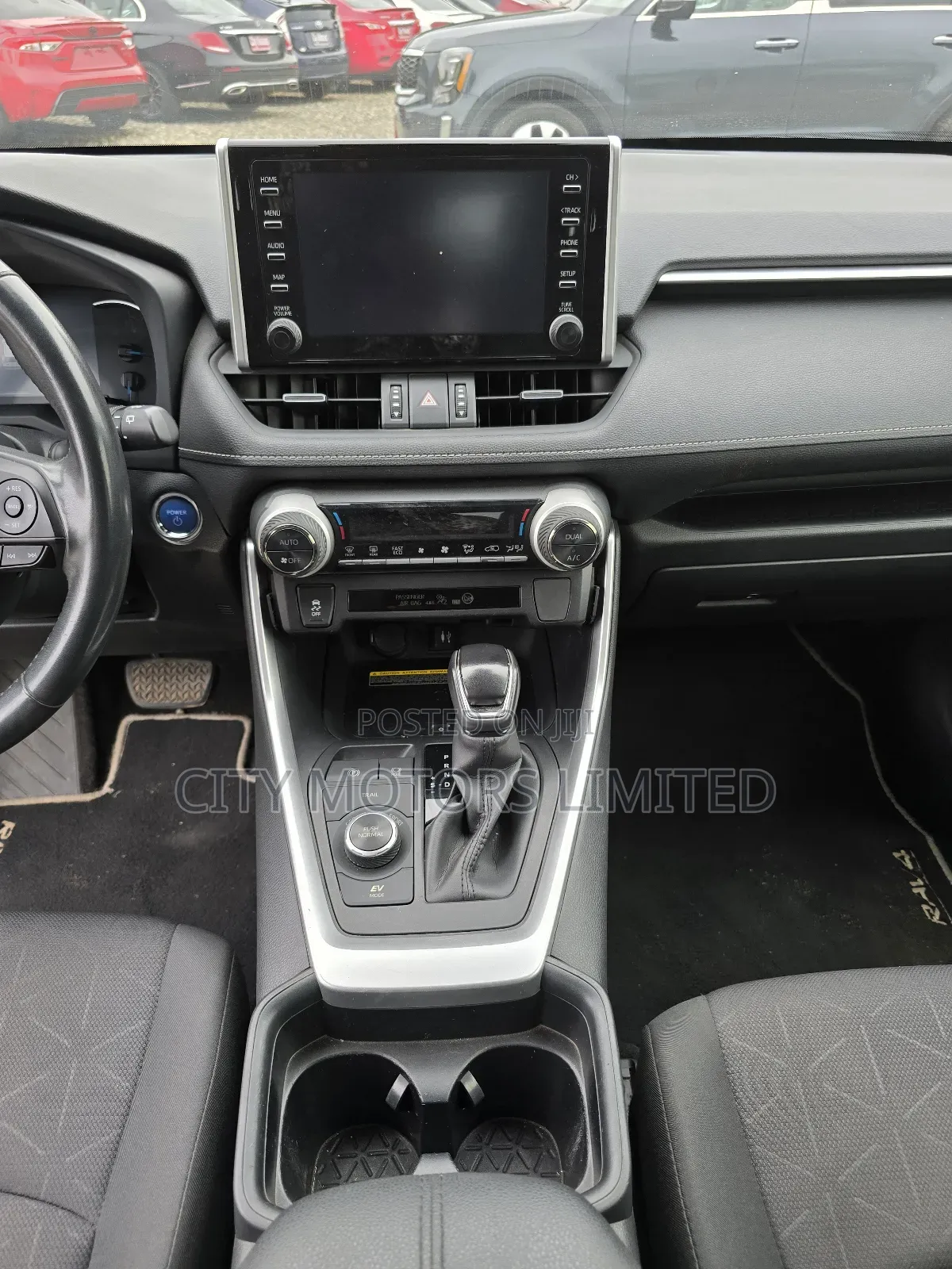 Toyota RAV4 XLE 2021 Gray