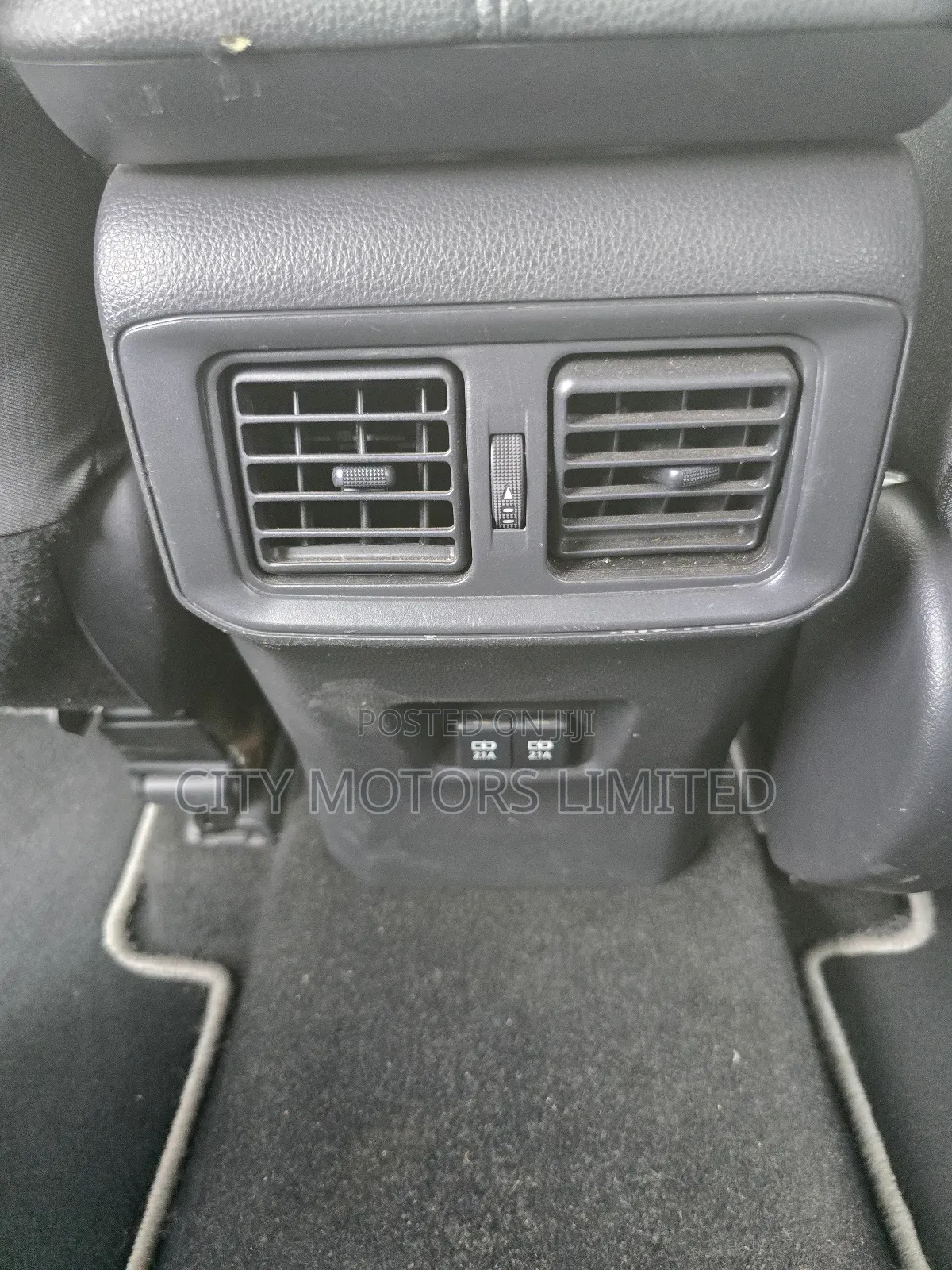 Toyota RAV4 XLE 2021 Gray