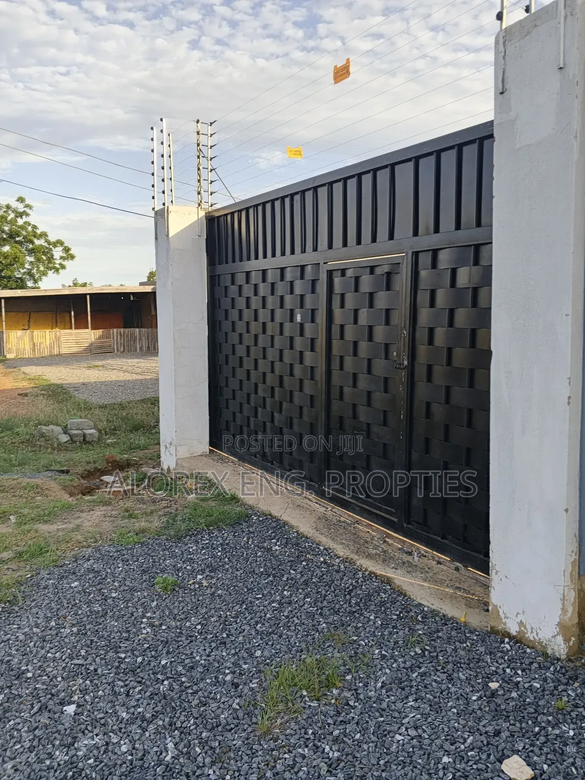 Warehouse for Rent at Dawhenya