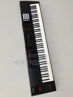 Roland Fa08