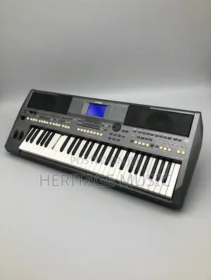 Yamaha PSR S670