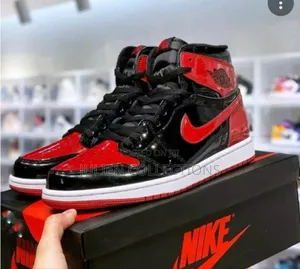 Air Jordan 1 Retro High Patent Bred