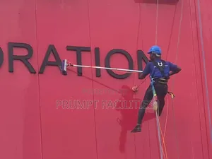 Prime Height Window Glass Cleaning