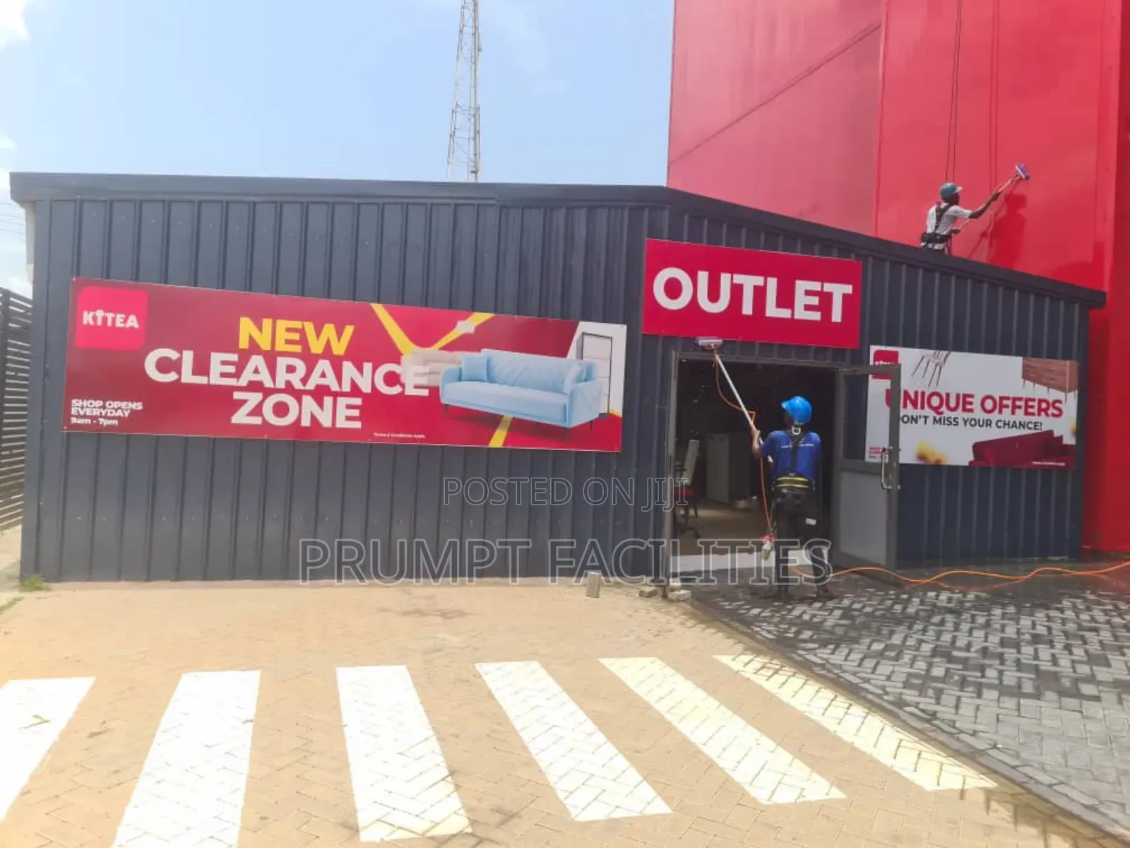 Glass and Alucubond Building Cleaning