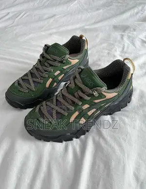 Asics Gel Pickax Modern Safari