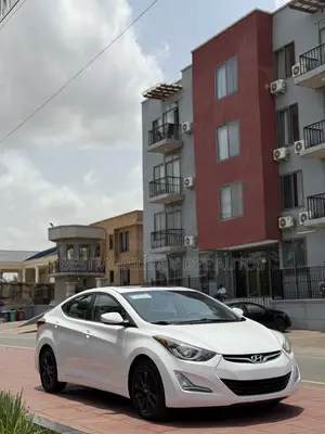 Hyundai Elantra SE 4dr Sedan (1.8L 4cyl 6A) 2015 White