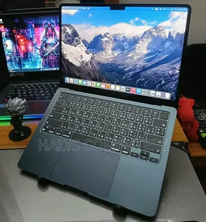New Laptop Apple MacBook Air 2022 M2 16GB Apple M2 SSD 512GB