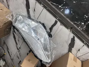 Toyota Vitz 2012 Head Light