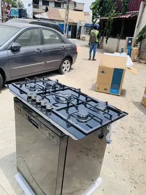 Spectacular Performance Built Midea Cooker 5burner