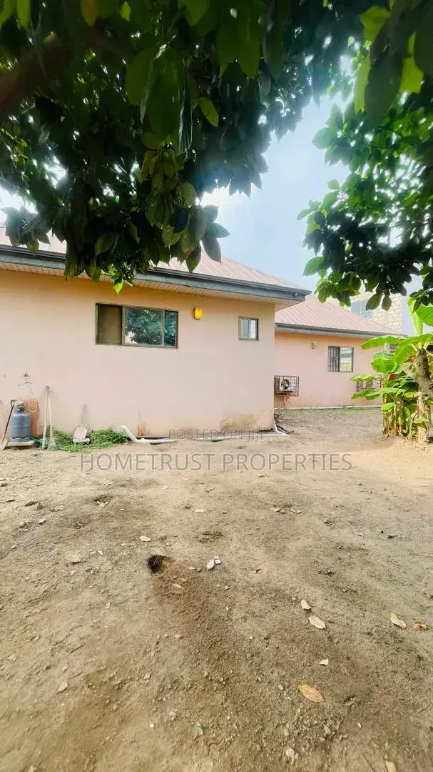 4bdrm House in Amasaman Wachild for sale