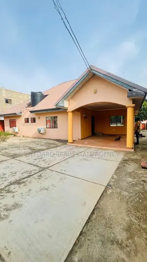 4bdrm House in Sefdard Properties, Amasaman for sale
