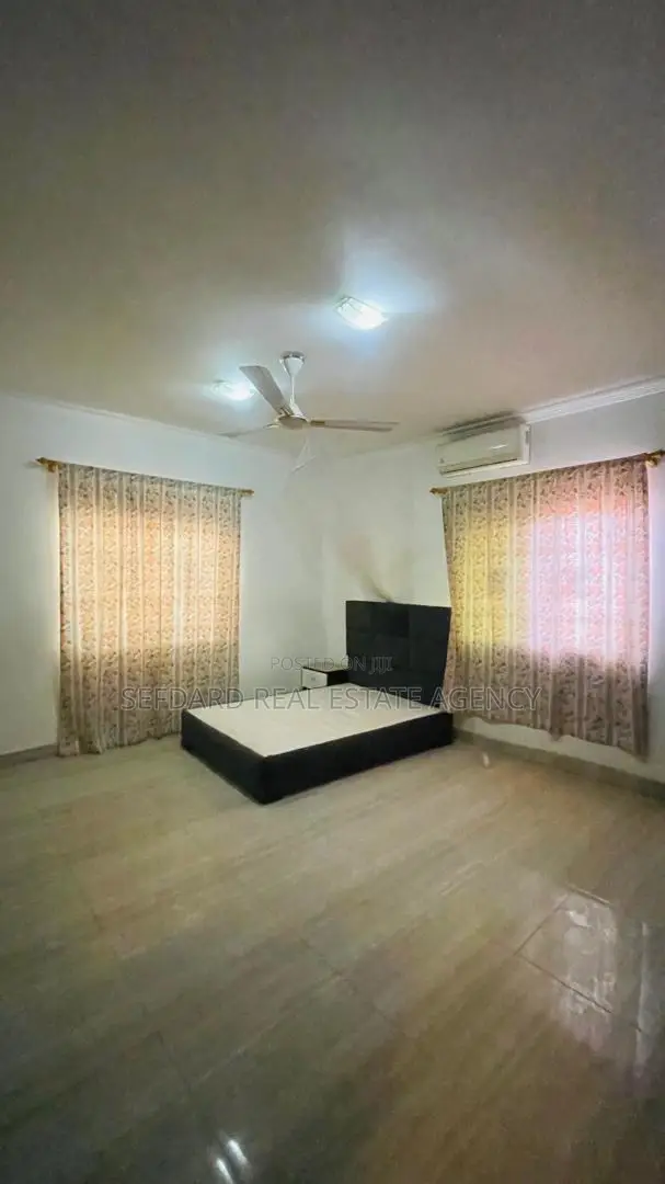 4bdrm House in Sefdard Properties, Amasaman for sale
