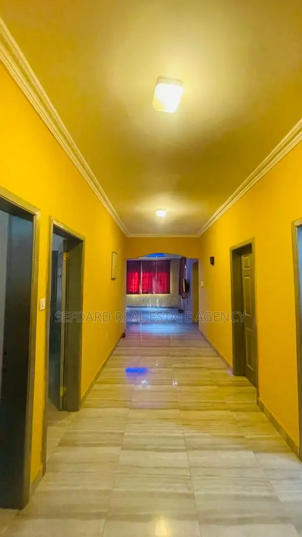 4bdrm House in Sefdard Properties, Amasaman for sale