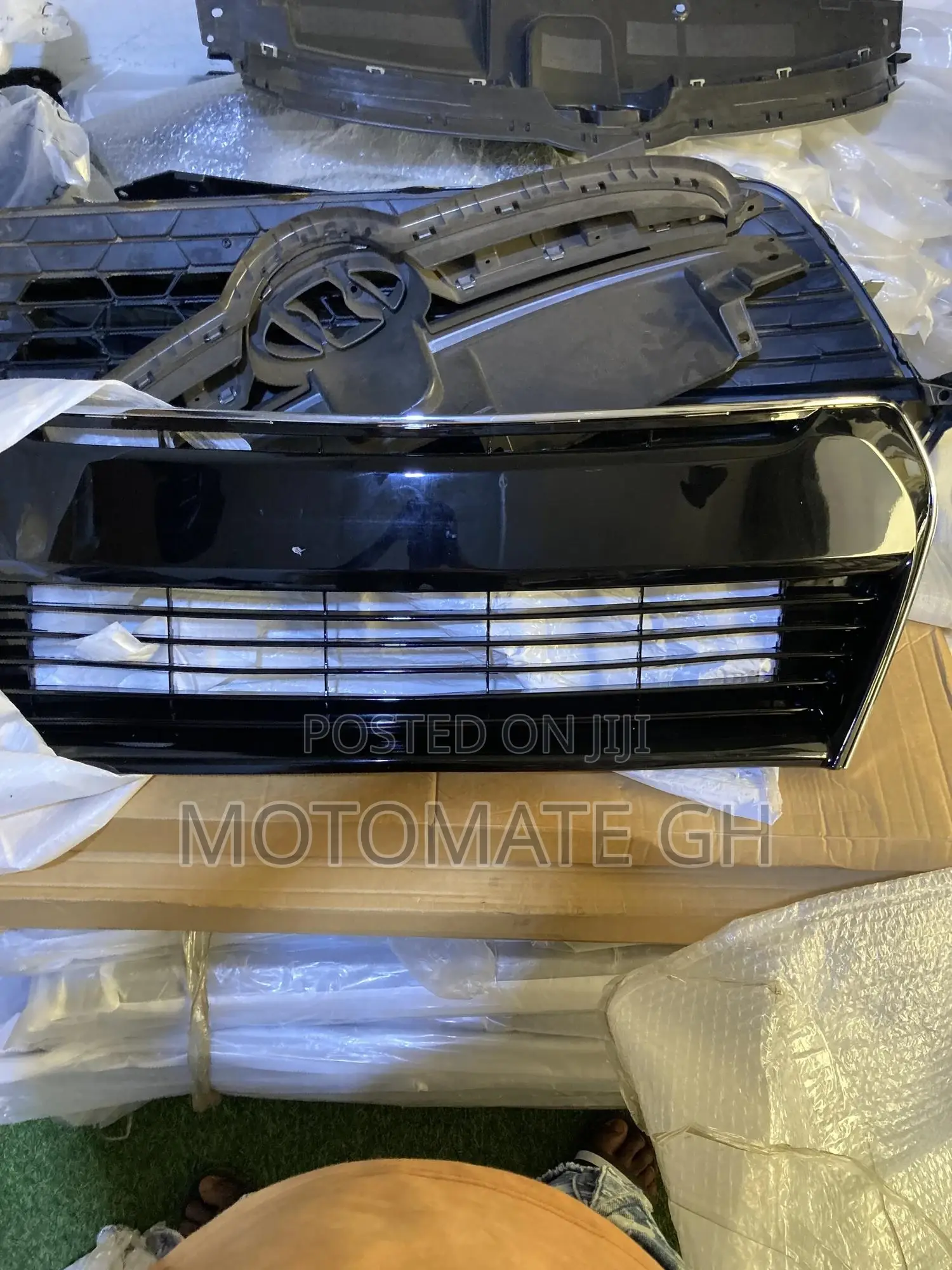 Toyota Corolla 2014,2015,2016 Top Grill