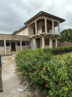 8bdrm House in Free Will Agency, Kumasi Metropolitan for sale