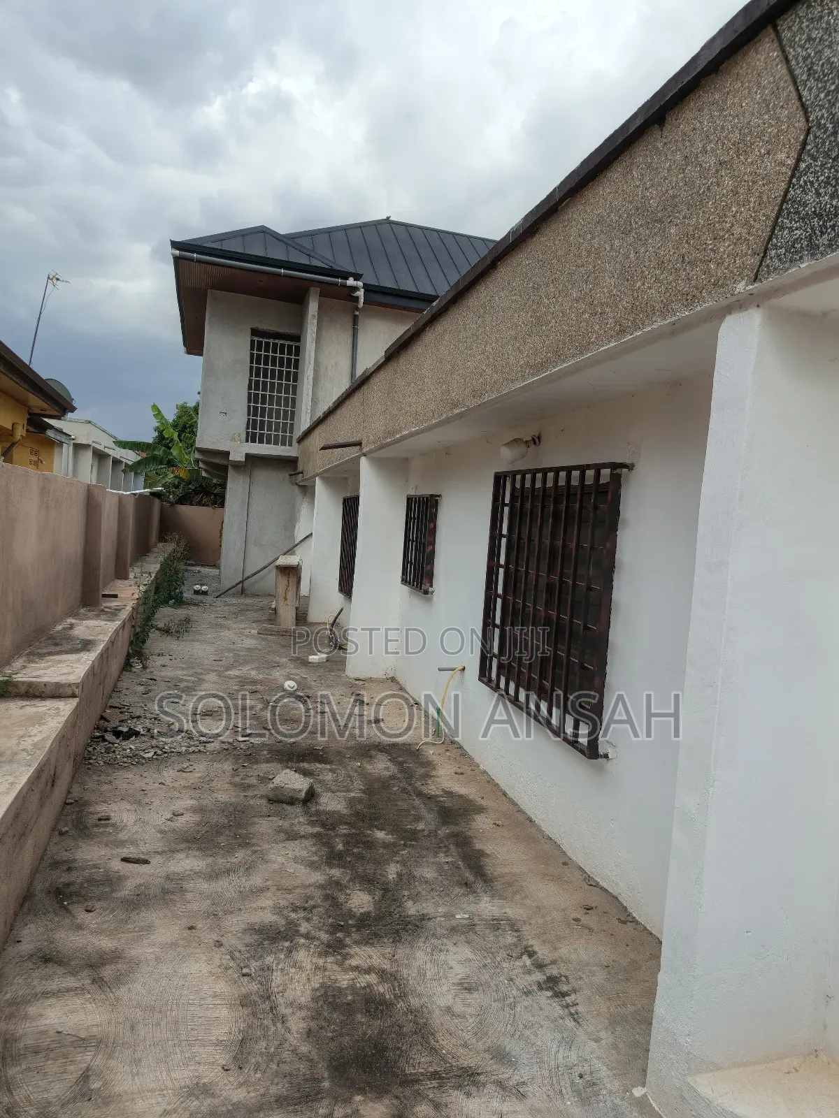 8bdrm House in Free Will Agency, Kumasi Metropolitan for sale