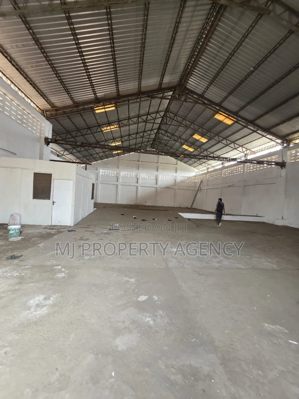 650 SQM Self Compound Warehouse