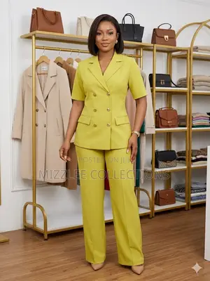 Quality Short Sleeve Suit for Ladies