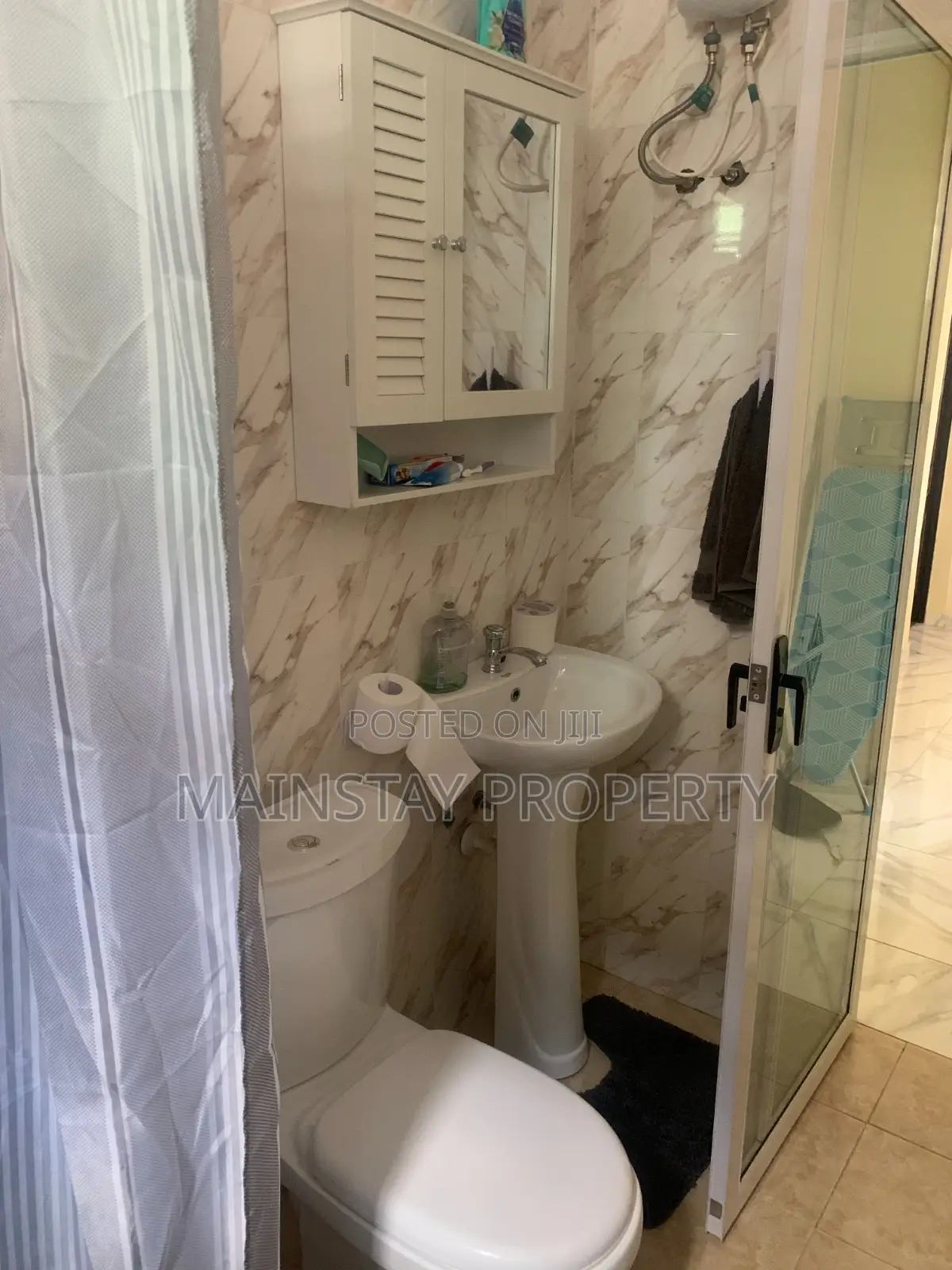 Furnished 2bdrm Apartment in Ashomang Estate for sale