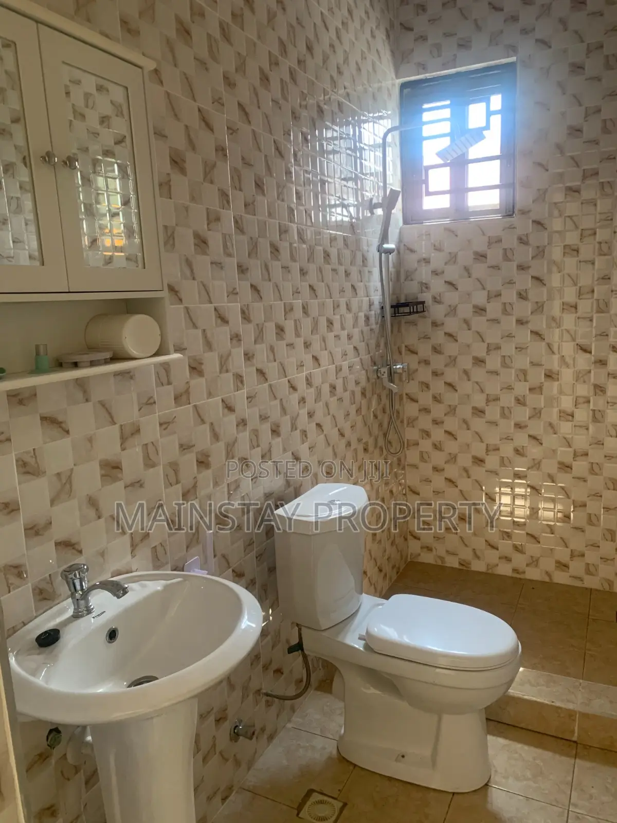 Furnished 2bdrm Apartment in Ashomang Estate for sale