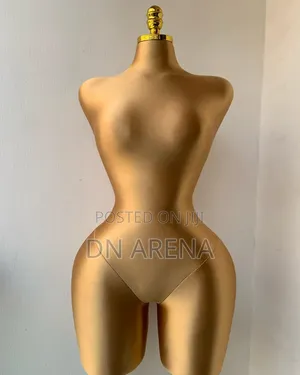 Fabric Bbl Mannequin (Semi Pierceable)