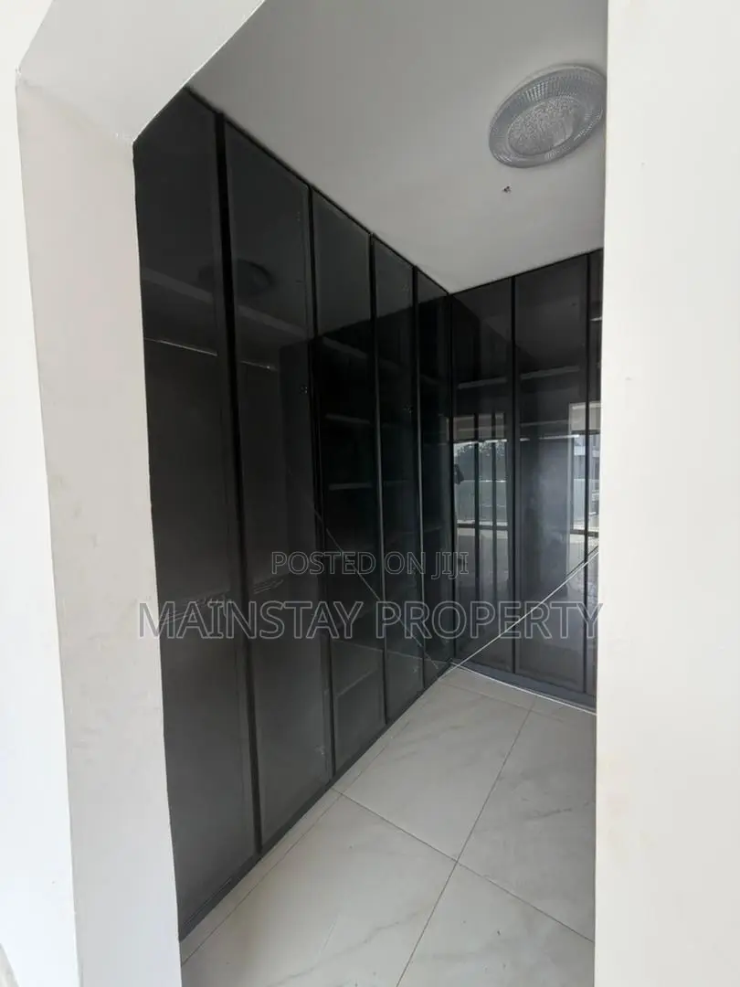 4bdrm Townhouse / Terrace in Mainstay Estates, Tseaddo for rent