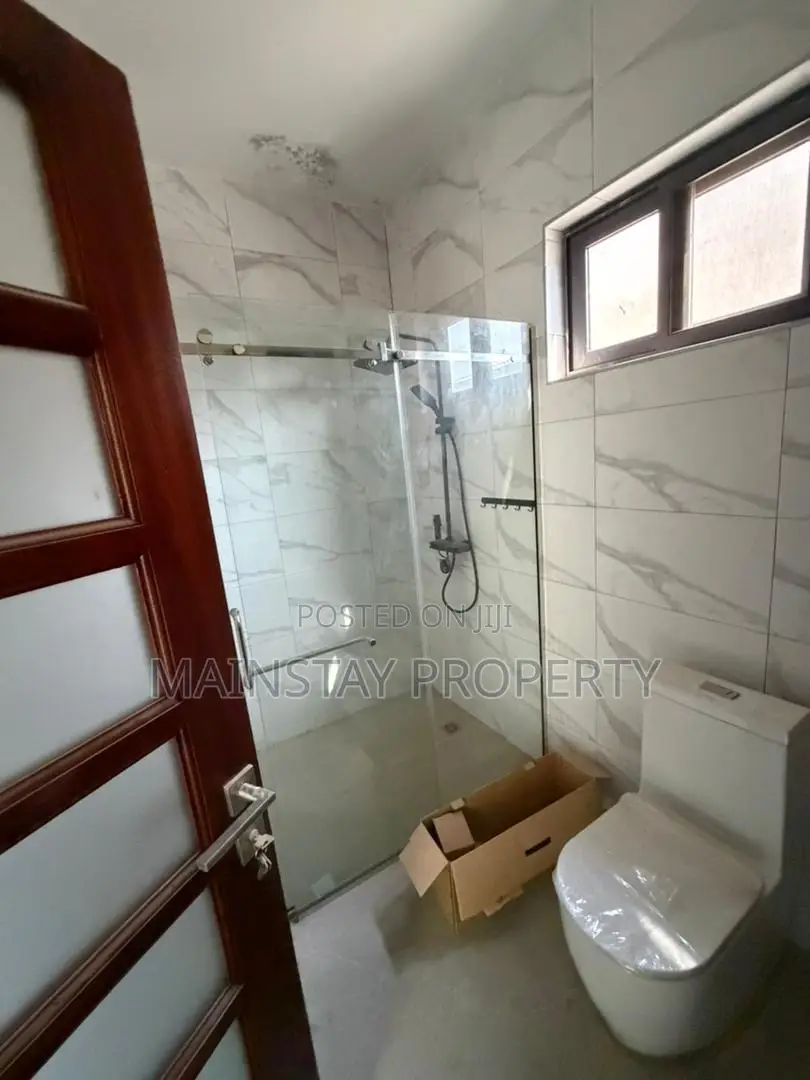 4bdrm Townhouse / Terrace in Mainstay Estates, Tseaddo for rent
