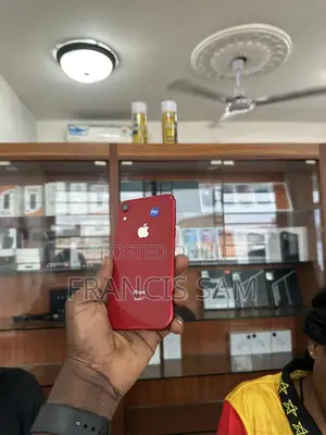 Apple iPhone XR 64 GB Red