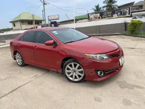 Toyota Camry SE 4dr Sedan (2.5L 4cyl 6A) 2014 Red
