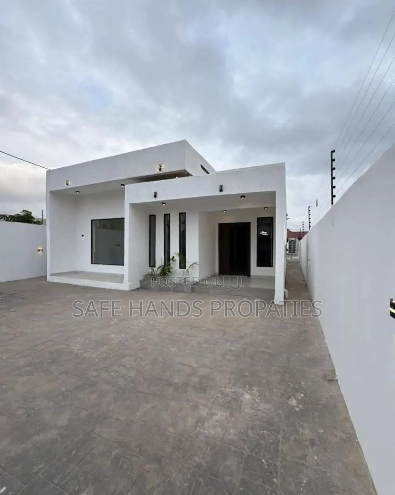 3bdrm House in Accra Metropolitan for sale