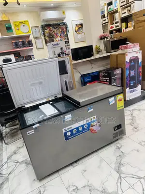 Lovely New Chest Freezer Double Door Pearl 413l