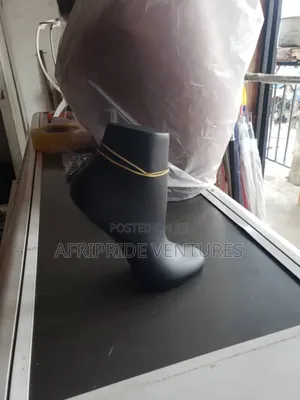 Mannequin for Anklet L