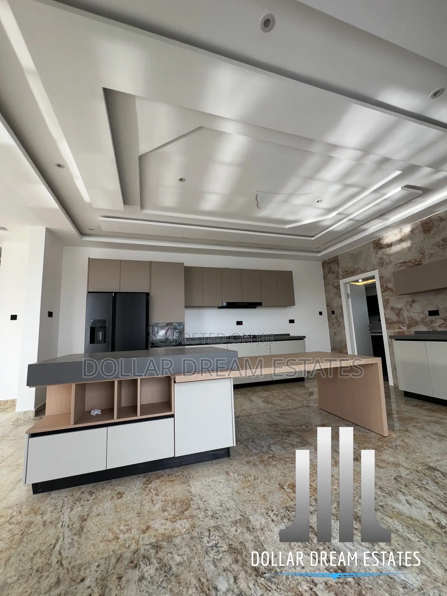 5bdrm House in East Legon for sale