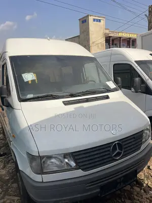 Mercedes-Benz Sprinter 2000 White