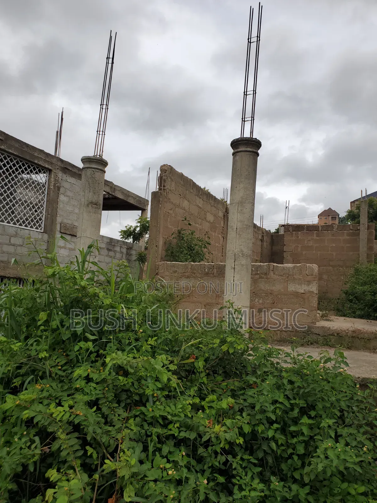 3 Bedrooms Uncomplicated Story Building at Gbawe