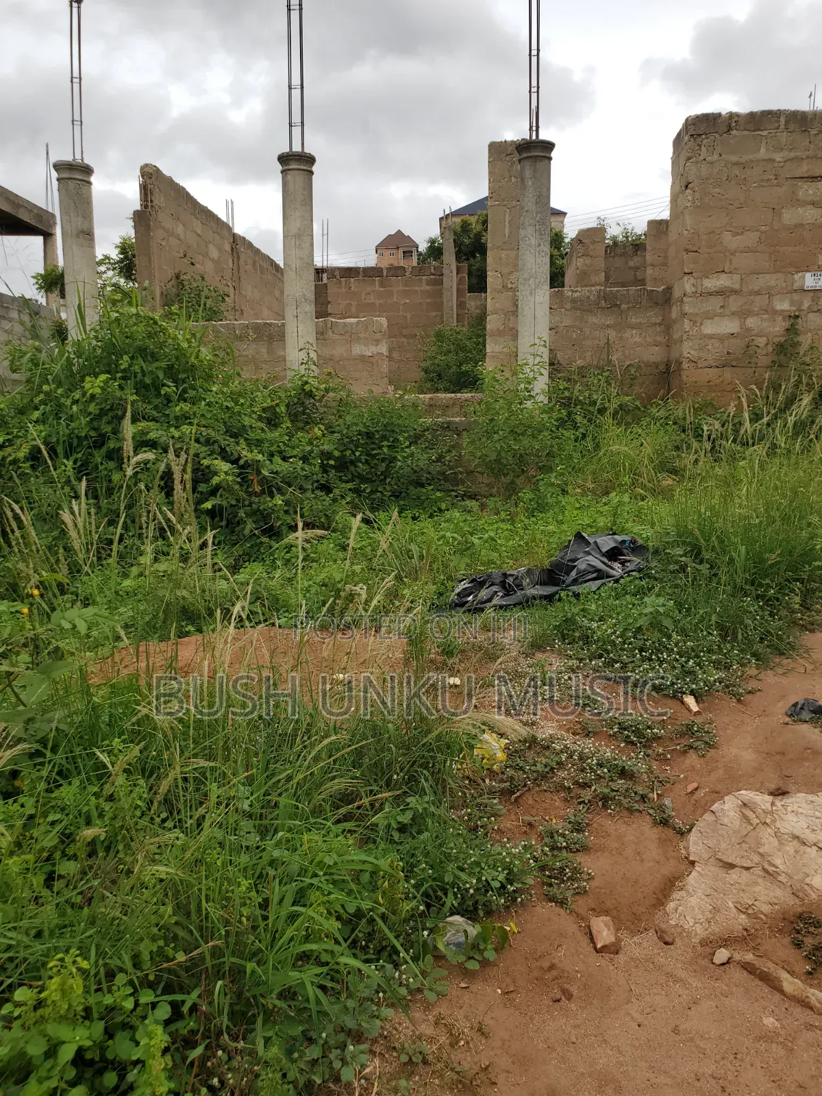3 Bedrooms Uncomplicated Story Building at Gbawe