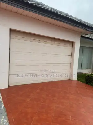 Garage With Automatic Motor