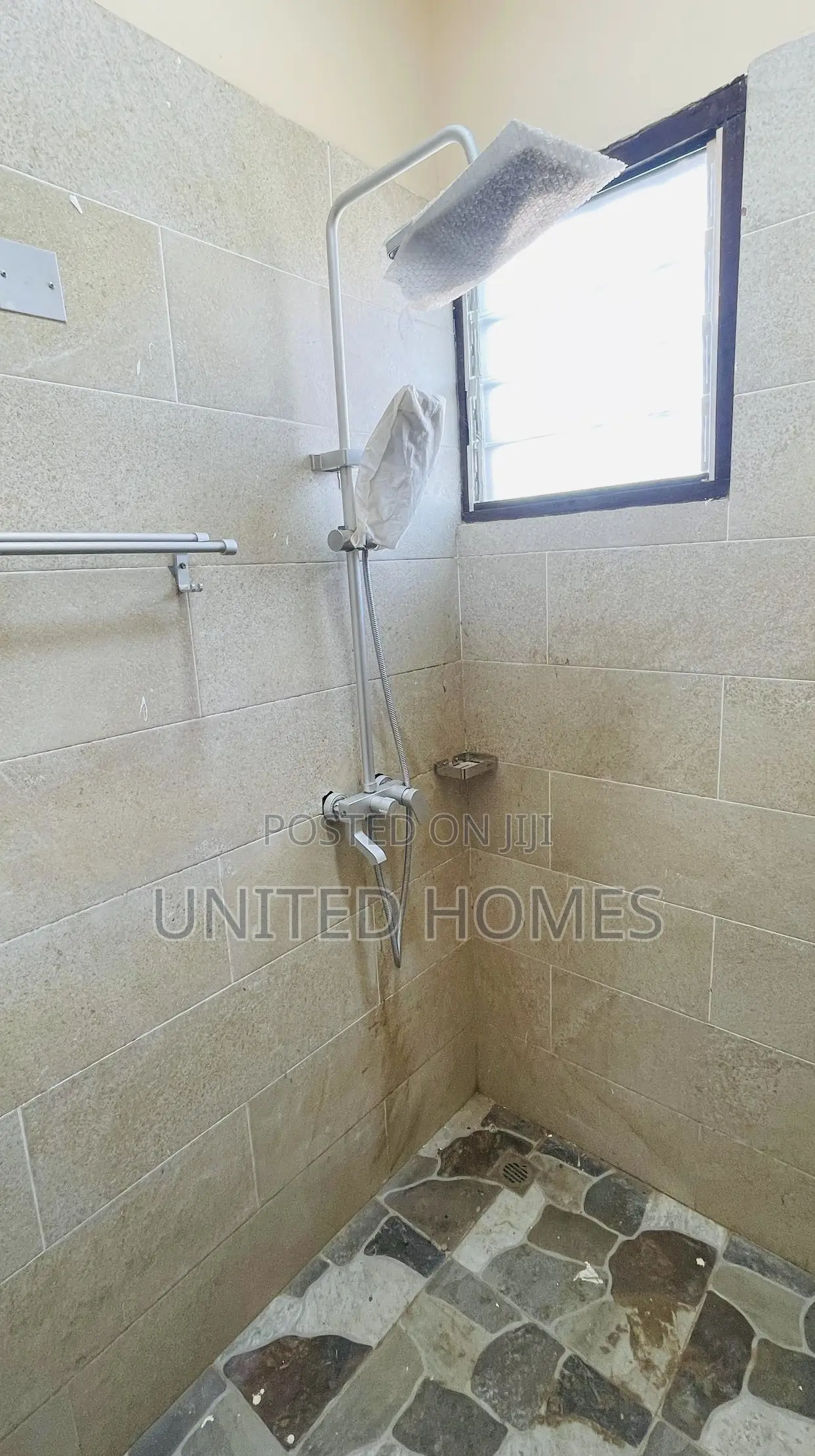 4bdrm House in Adenta for sale